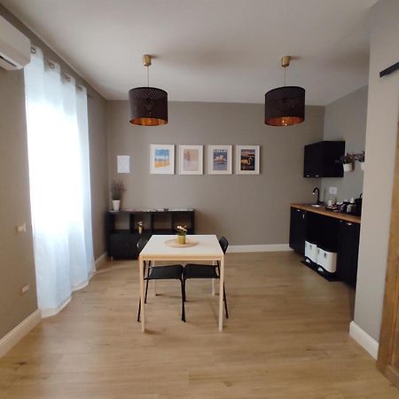Manno Rooms Affittacamere กาญารี ภายนอก รูปภาพ