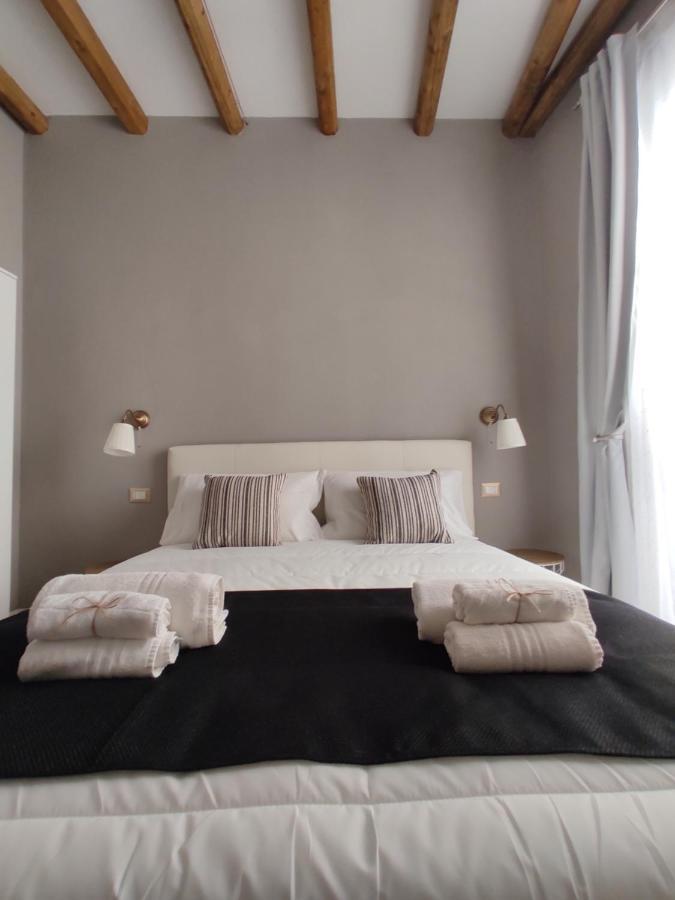 Manno Rooms Affittacamere กาญารี ภายนอก รูปภาพ