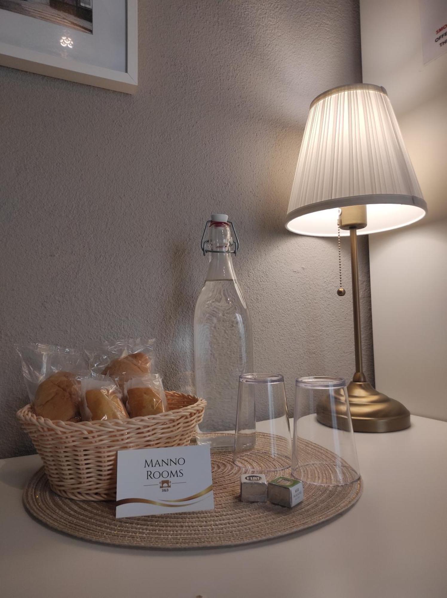 Manno Rooms Affittacamere กาญารี ภายนอก รูปภาพ