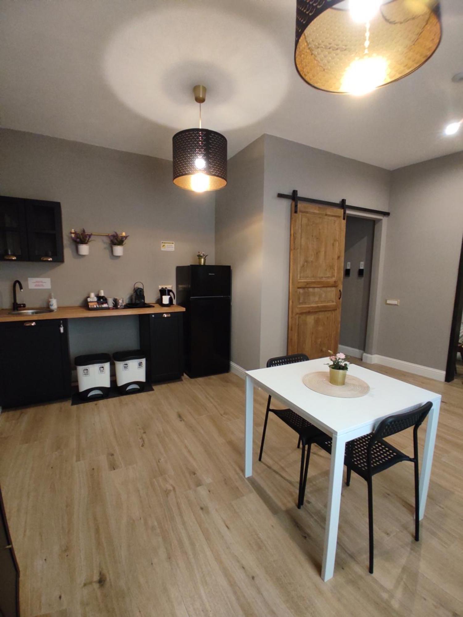 Manno Rooms Affittacamere กาญารี ภายนอก รูปภาพ