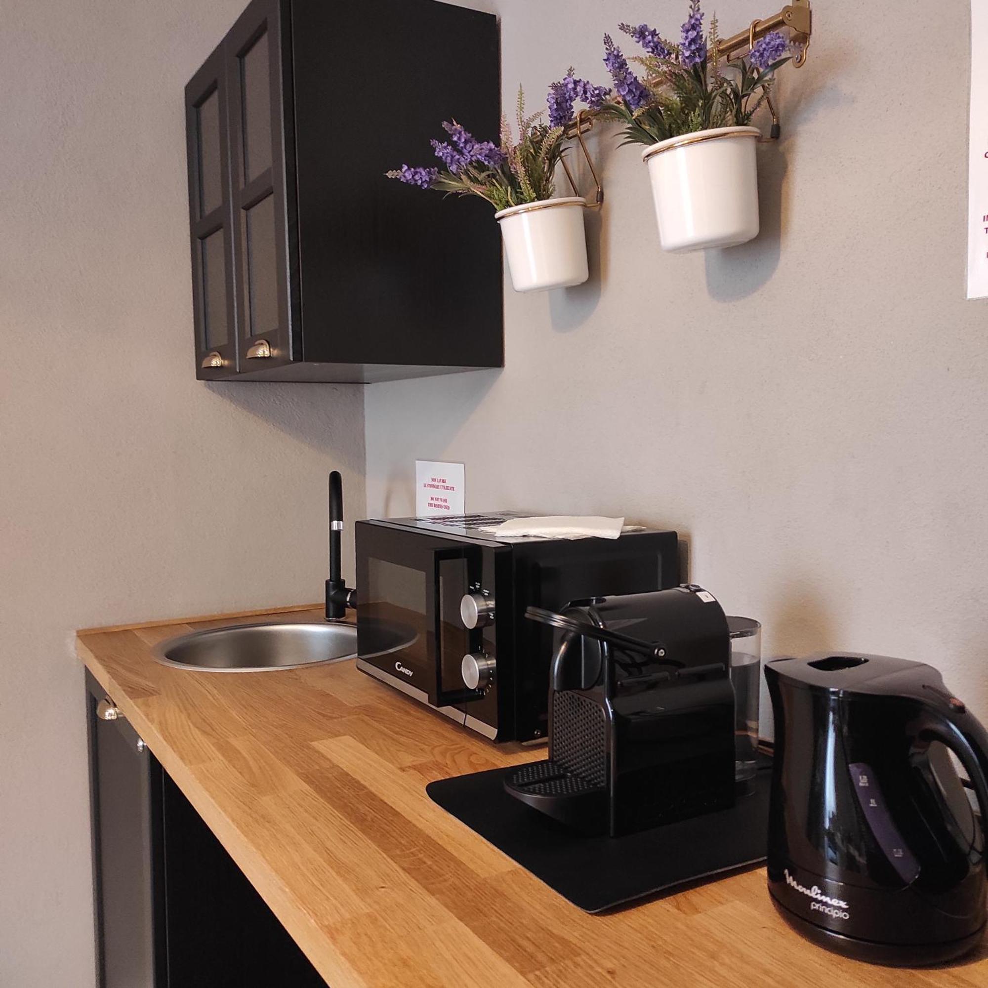 Manno Rooms Affittacamere กาญารี ภายนอก รูปภาพ